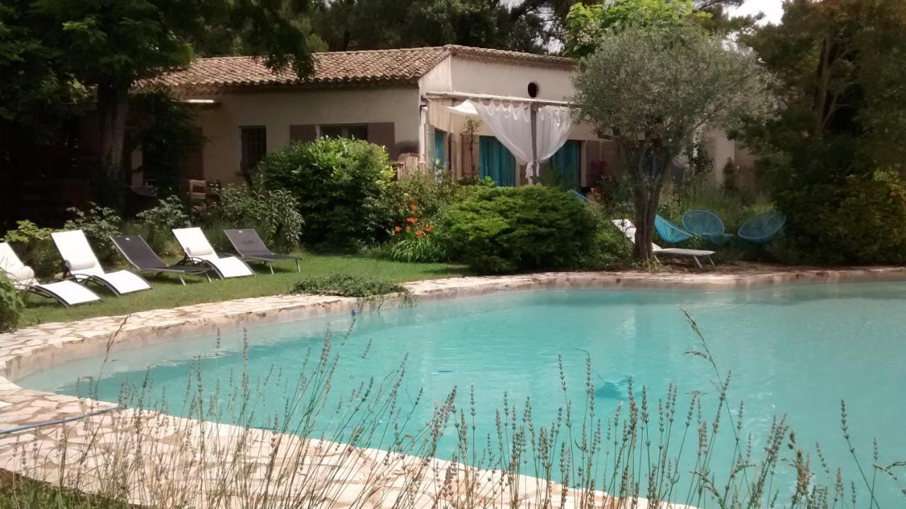 Bed and Breakfast La Bousquatiere Piolenc Екстер'єр фото