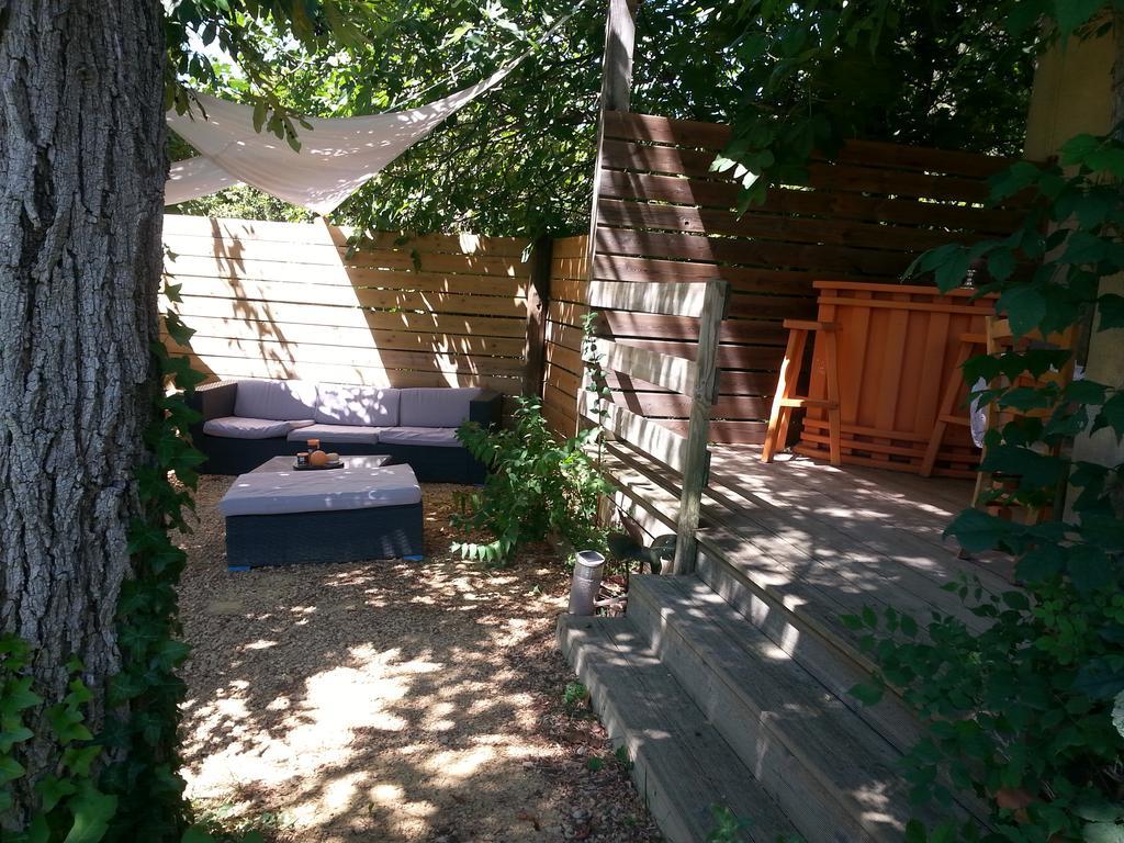 Bed and Breakfast La Bousquatiere Piolenc Екстер'єр фото