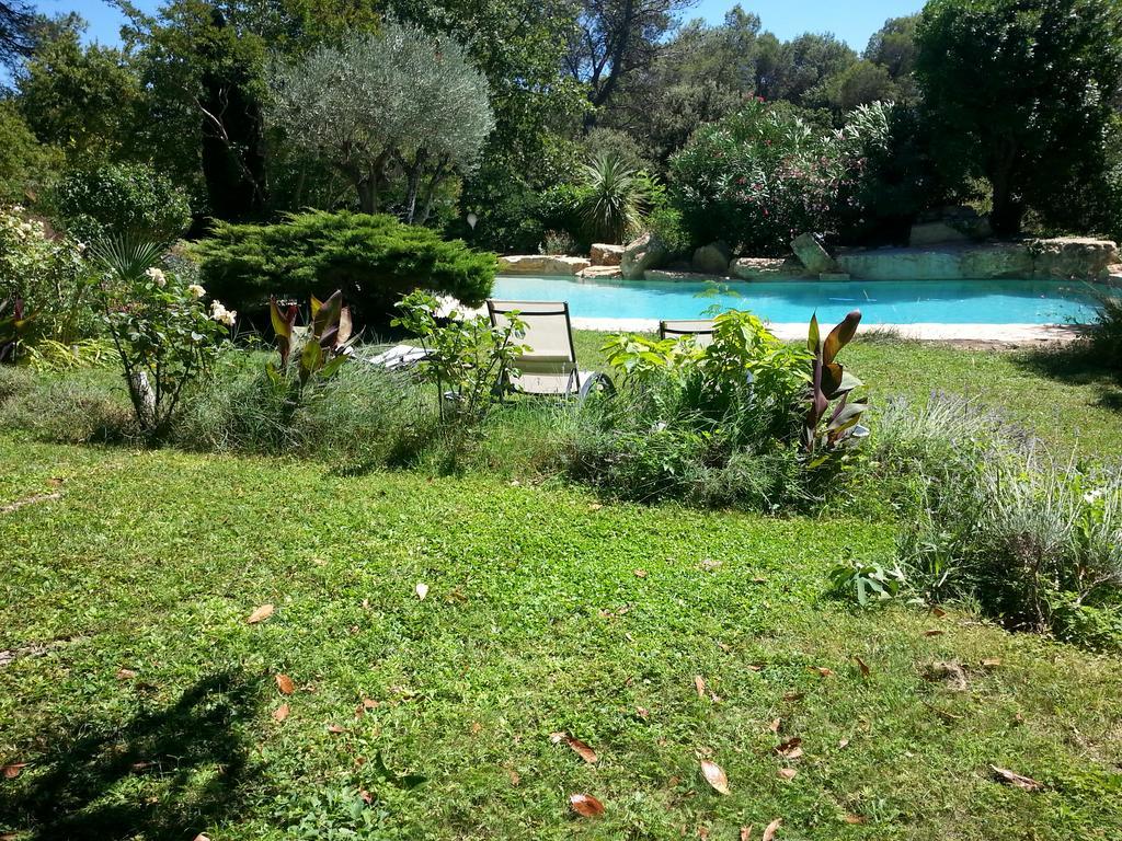 Bed and Breakfast La Bousquatiere Piolenc Екстер'єр фото